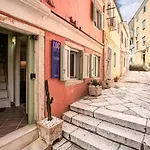 Venetian Well House By Loc Hospitality